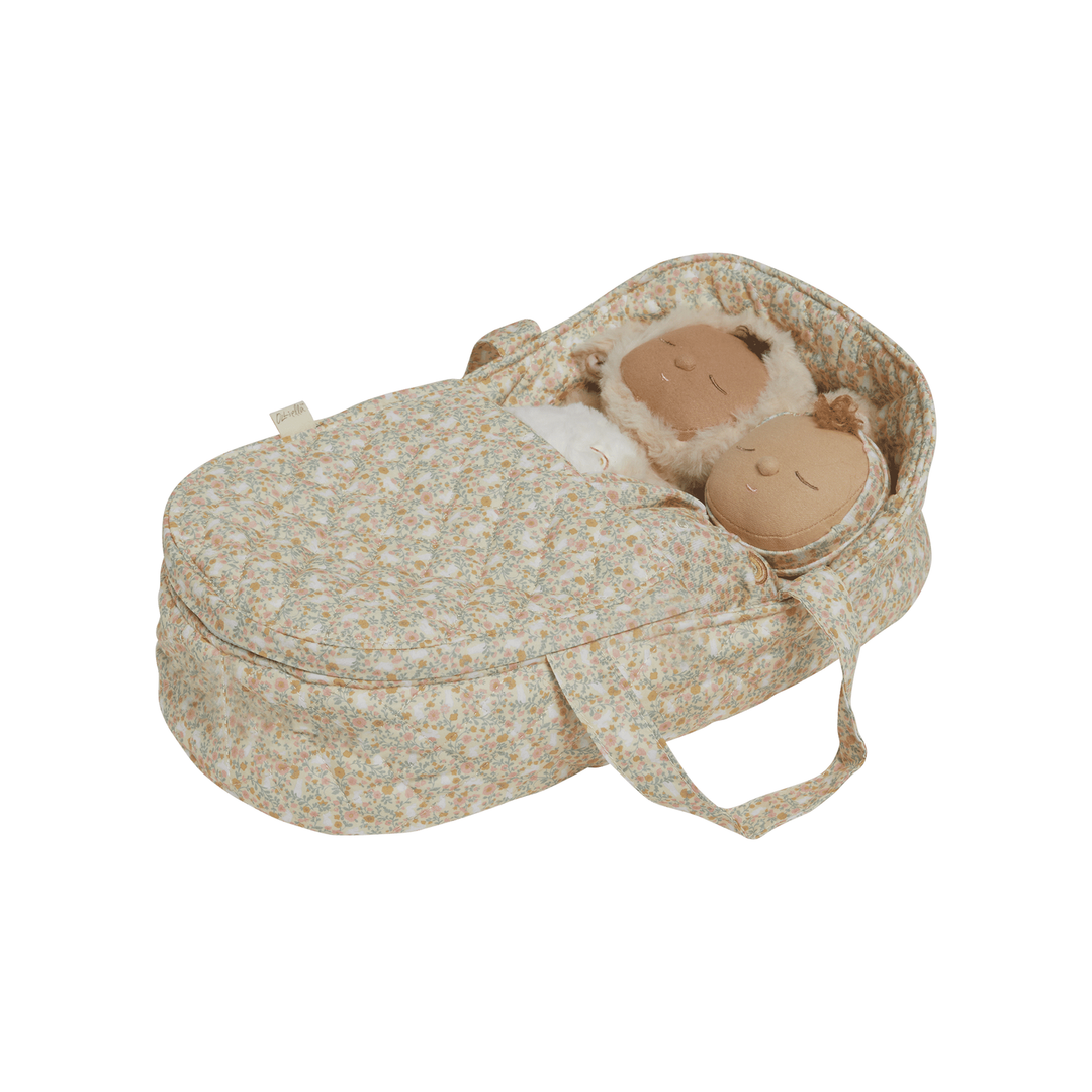 Olli Ella Dinkum Dolls Quilted Carry Cot – Garden floral Dolls Olliella